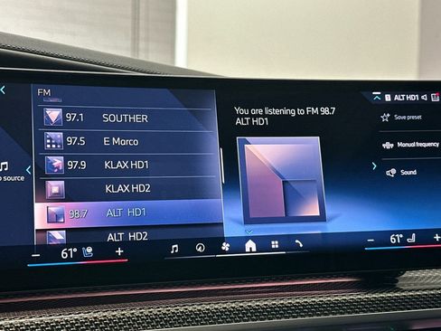 Used 2023 BMW i7 xDrive60 w/ Executive Package 2 AWD/4WD image 23