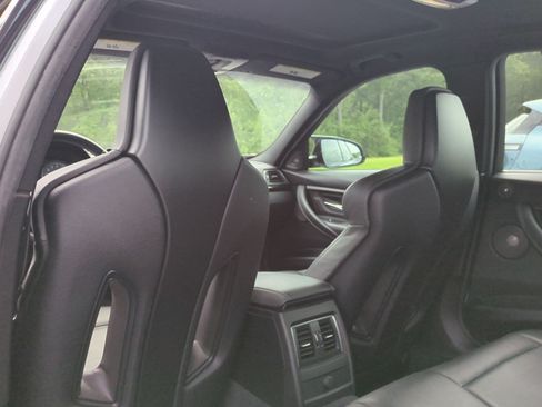 Used 2016 BMW M3 RWD image 29