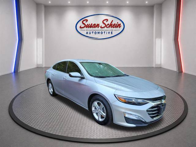 Used 2022 Chevrolet Malibu LT FWD image 3