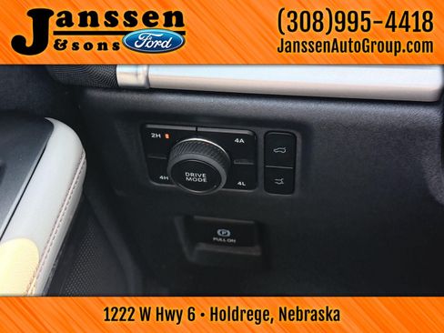 Used 2025 Ford Expedition Max Active AWD/4WD image 19