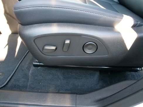 Certified 2026 Chevrolet Traverse LT w/ Sun and Wheel Package image 16