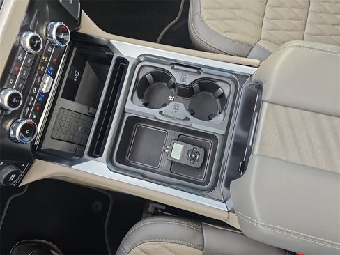 Used 2025 Ford F450 Platinum w/ Platinum Plus Package image 26