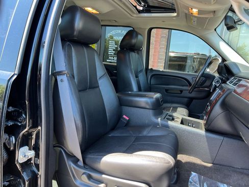 Used 2011 Chevrolet Avalanche LT AWD/4WD image 17