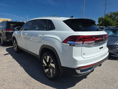 Used 2024 Volkswagen Atlas Cross Sport SE image 4
