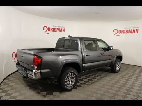 Used 2019 Toyota Tacoma SR5 AWD/4WD image 7