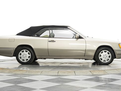 Used 1995 Mercedes-Benz E 320 Convertible image 20