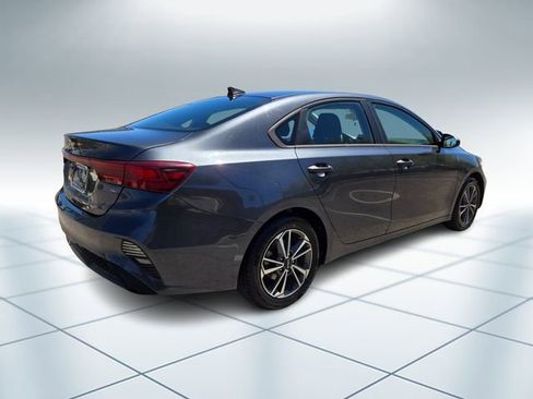 Used 2023 Kia Forte LXS image 5