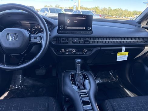 Certified 2025 Honda HR-V Sport image 23