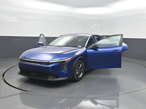 Used 2025 Kia K4 FWD image 29