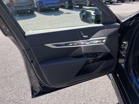 New 2026 BMW 760i xDrive w/ Executive Package AWD/4WD image 9