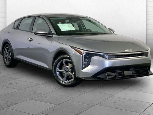 Used 2025 Kia K4 FWD image 1