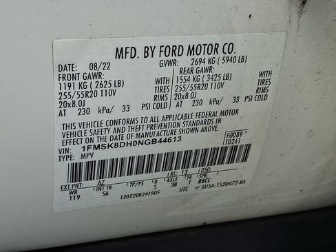 Used 2022 Ford Explorer XLT w/ Equipment Group 202A AWD/4WD image 29
