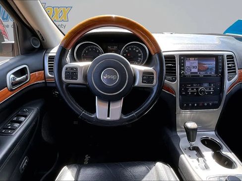 Used 2013 Jeep Grand Cherokee Overland AWD/4WD image 12