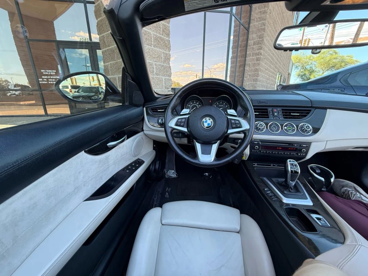 Used 2011 BMW Z4 sDrive35i RWD image 54