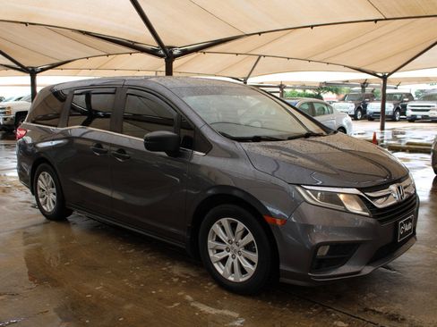 Used 2018 Honda Odyssey LX image 1