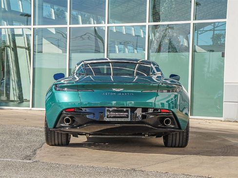 Used 2024 Aston Martin DB12 Coupe image 17