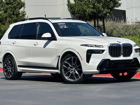 Certified 2024 BMW X7 xDrive40i w/ M Sport Package AWD/4WD image 2