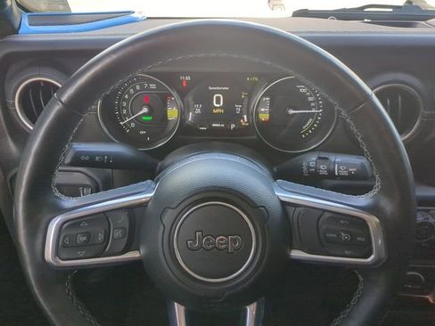 Used 2023 Jeep Wrangler Unlimited Sahara w/ Cold Weather Group image 31