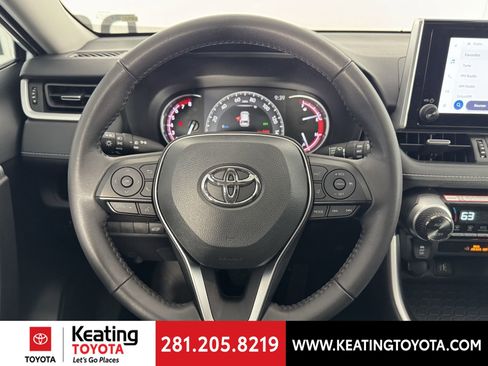 Used 2025 Toyota RAV4 XLE Premium image 29