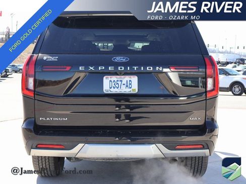 Certified 2025 Ford Expedition Max Platinum image 4