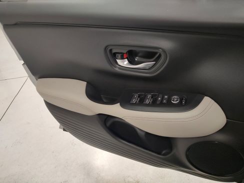 New 2026 Honda HR-V EX-L image 9