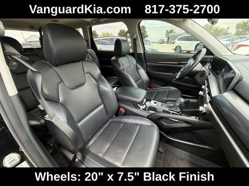 Used 2025 Kia Telluride S AWD/4WD image 29