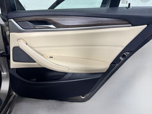 Used 2017 BMW 540i RWD image 28