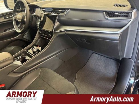 New 2025 Jeep Grand Cherokee L Altitude image 41