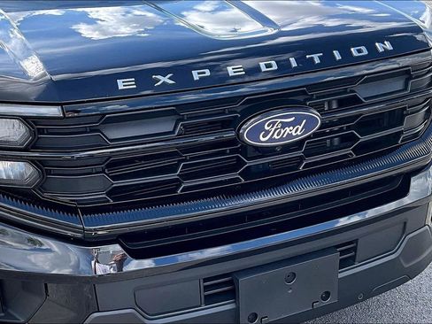 Used 2025 Ford Expedition Active AWD/4WD image 30