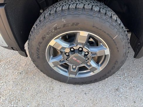 New 2026 GMC Sierra 2500 SLT w/ SLT Premium Package image 10