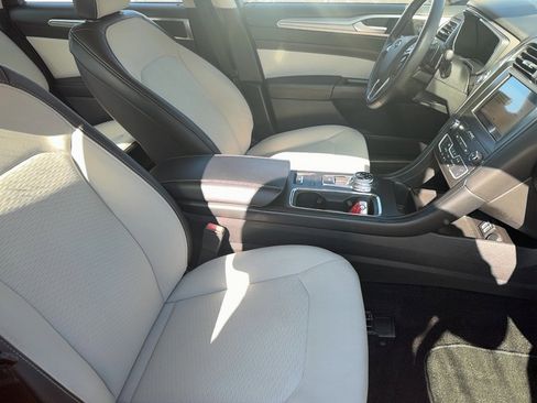 Used 2019 Ford Fusion SE w/ Equipment Group 151A image 10