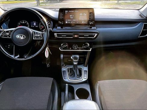 Used 2021 Kia Seltos S FWD image 12