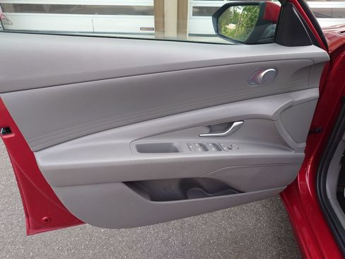 Used 2023 Hyundai Elantra Blue FWD image 11