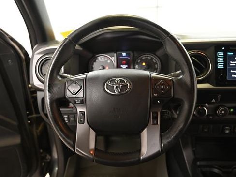 Used 2019 Toyota Tacoma TRD Off-Road image 4
