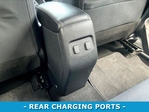 Used 2022 Nissan Kicks SR w/ Interior Electronics Package FWD image 10