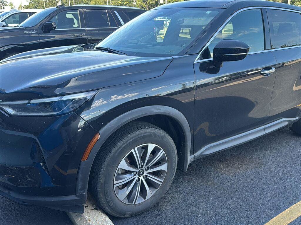 Used 2023 INFINITI QX60 Pure FWD image 3
