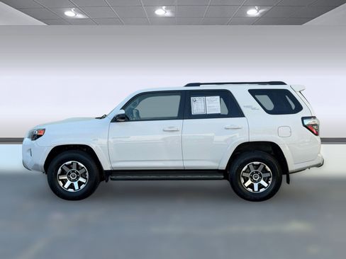 Used 2024 Toyota 4Runner TRD Off-Road image 2