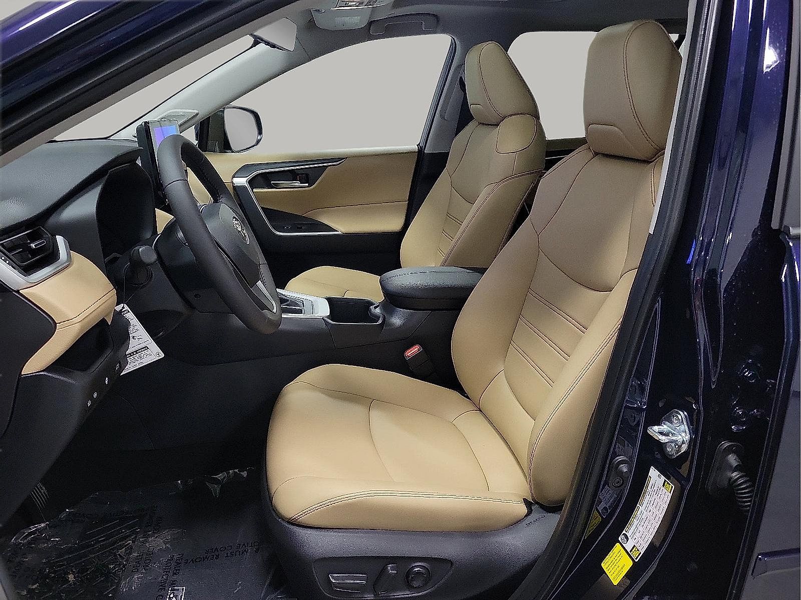 Used 2025 Toyota RAV4 XLE Premium w/ Weather Package FWD image 10