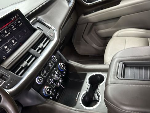 Used 2023 GMC Yukon XL SLT image 21