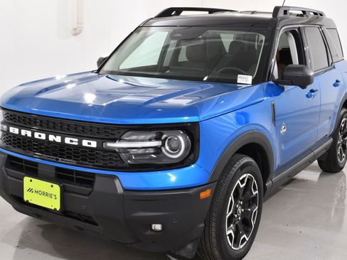 Used 2025 Ford Bronco Sport Outer Banks w/ Outer Banks Tech Package+ AWD/4WD image 2