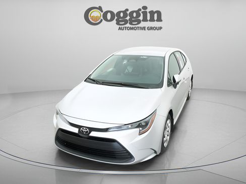 Used 2026 Toyota Corolla LE FWD image 31