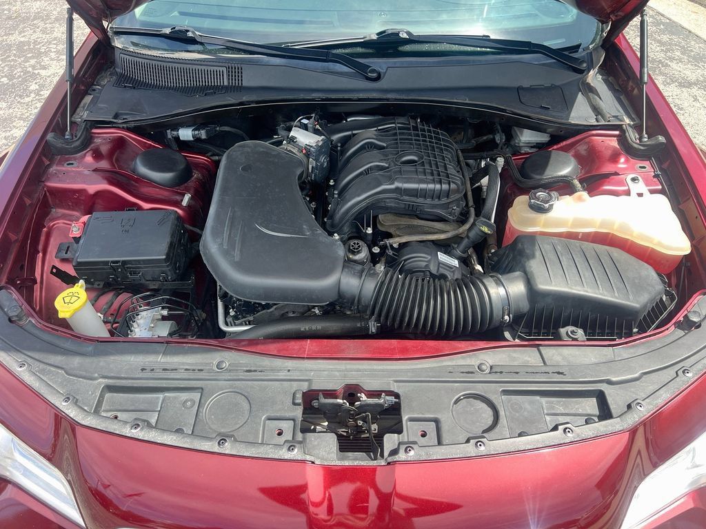 Used 2020 Chrysler 300 Touring RWD image 28