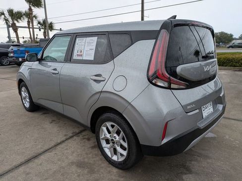 Used 2023 Kia Soul LX w/ Option Group 015 FWD image 6