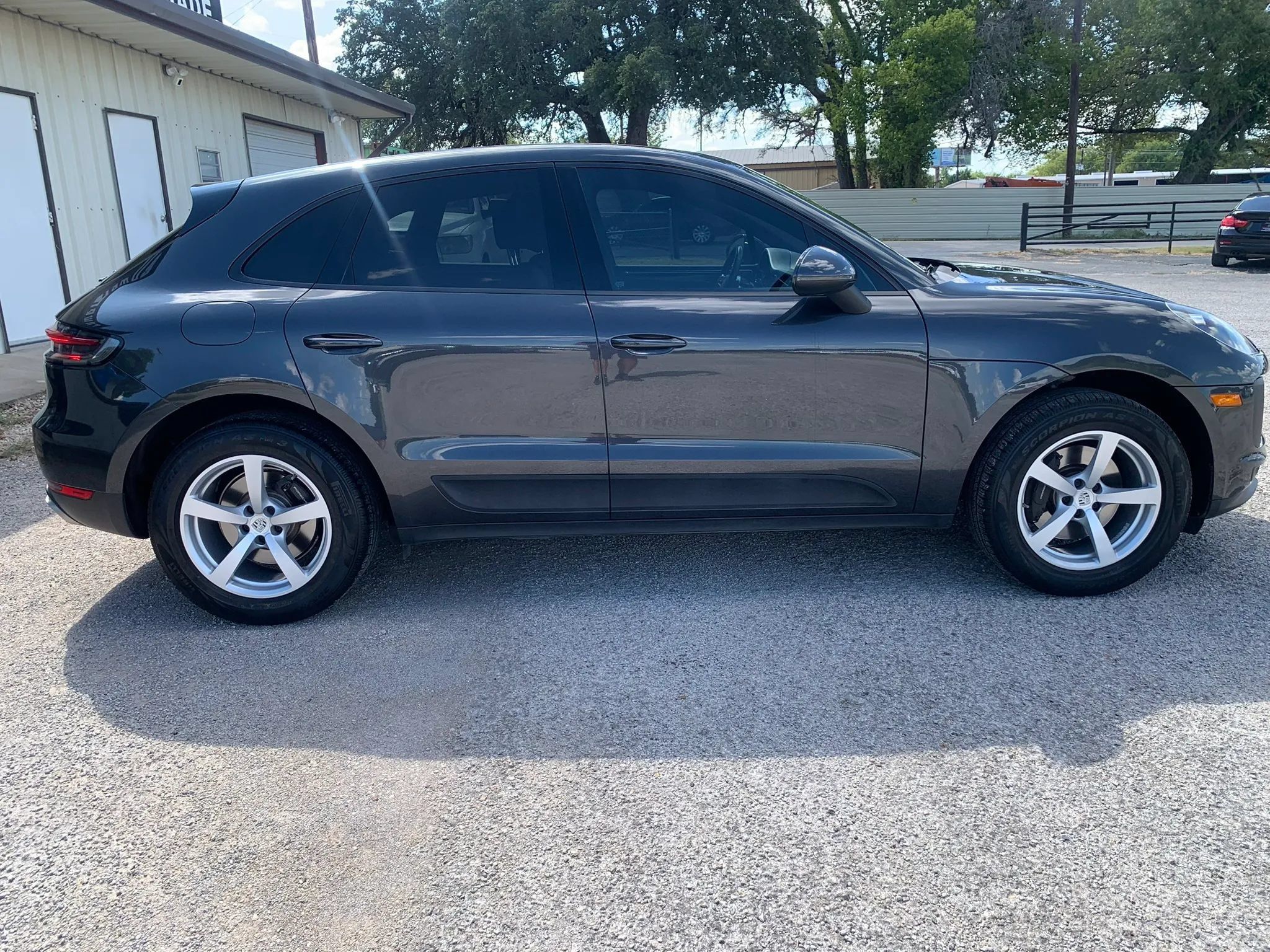 Used 2019 Porsche Macan AWD/4WD image 1
