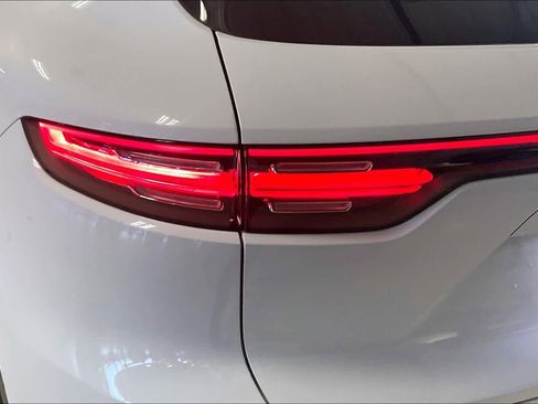Used 2019 Porsche Cayenne AWD/4WD image 25