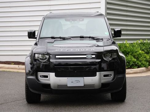 Used 2025 Land Rover Defender 110 S AWD/4WD image 5