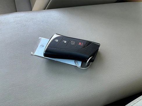 Used 2020 Lexus ES 350 w/ Premium Package image 35