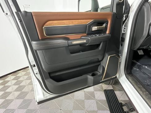 Used 2024 RAM 3500 Limited w/ Towing Technology Group image 18