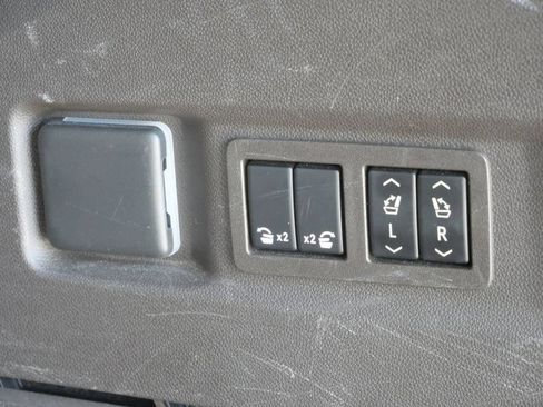 Used 2023 GMC Yukon Denali w/ Max Trailering Package AWD/4WD image 33
