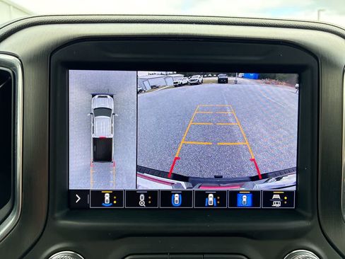 Used 2022 GMC Sierra 2500 AT4 w/ AT4 Premium Plus Package image 15